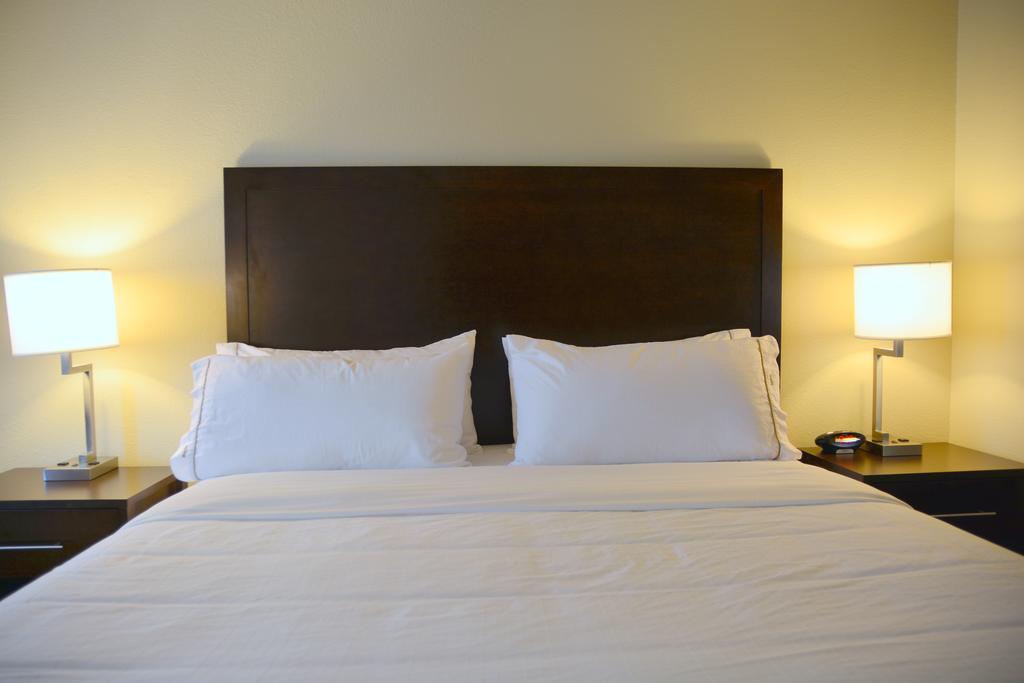 Holiday Inn Express Tomball By Ihg Exterior foto